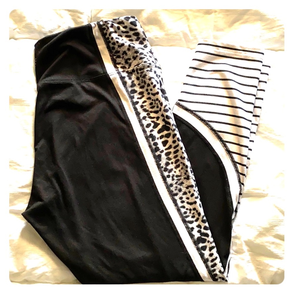Side panel leopard print black & white leggings